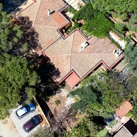 With Large Terrace, Bbq, Wifi, Ac, 2 Parking Spaces Villa