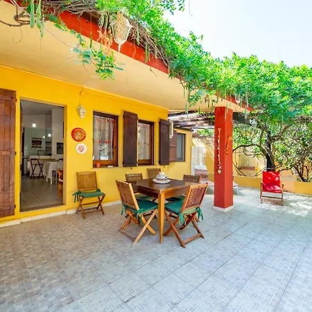 With Large Terrace, Bbq, Wifi, Ac, 2 Parking Spaces Villa