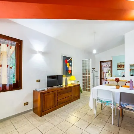 Villa With Large Terrace, Bbq, Wifi, Ac, 2 Parking Spaces