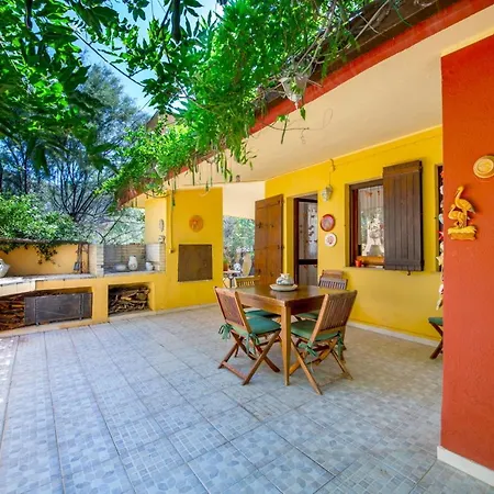 With Large Terrace, Bbq, Wifi, Ac, 2 Parking Spaces Villa *