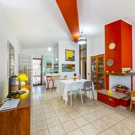 Villa With Large Terrace, Bbq, Wifi, Ac, 2 Parking Spaces