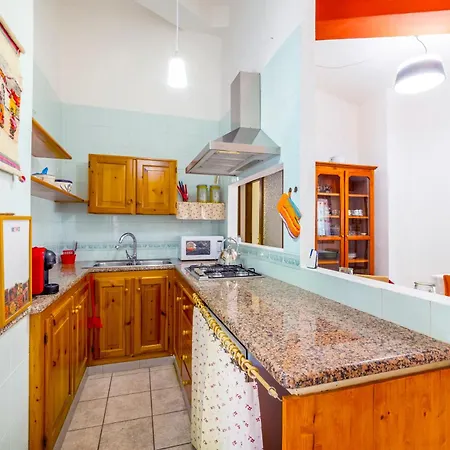 With Large Terrace, Bbq, Wifi, Ac, 2 Parking Spaces *